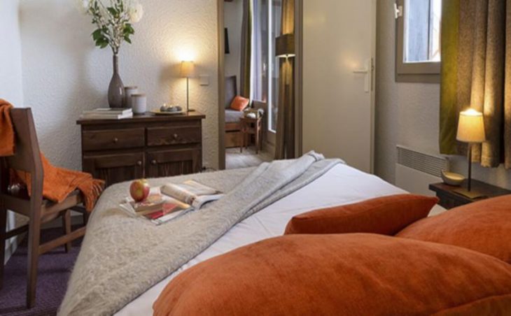 Les Bergers Apartments, Alpe d'Huez, Bedroom